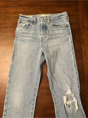 Wedgie Straight - Light Wash Distressed - 25